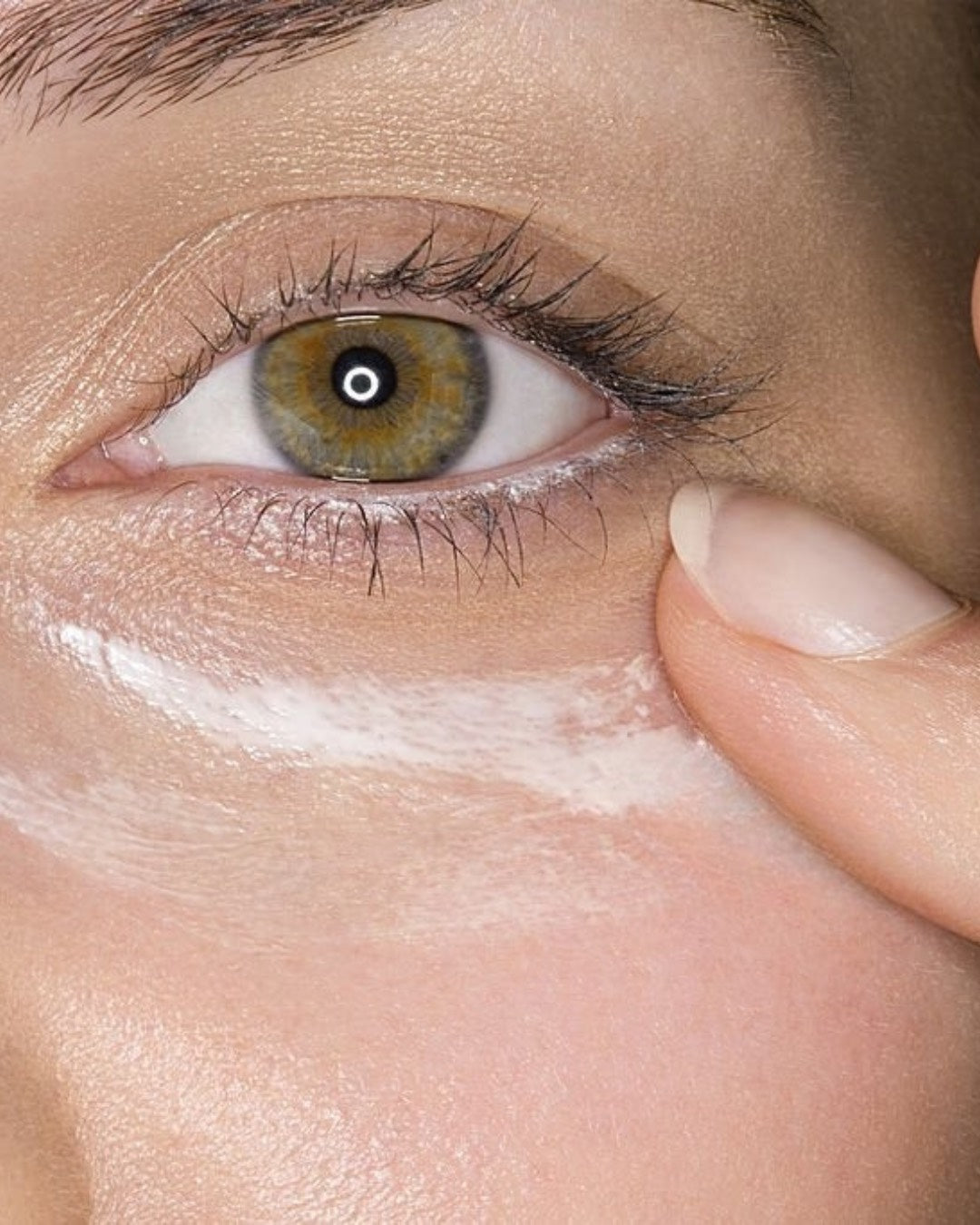 Contour des Yeux Correcteur d’Éclat à l’Oliban Royal – Olibrigh® (15 ml)